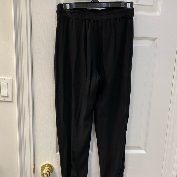 Aritzia joggers - Picture 6 of 7